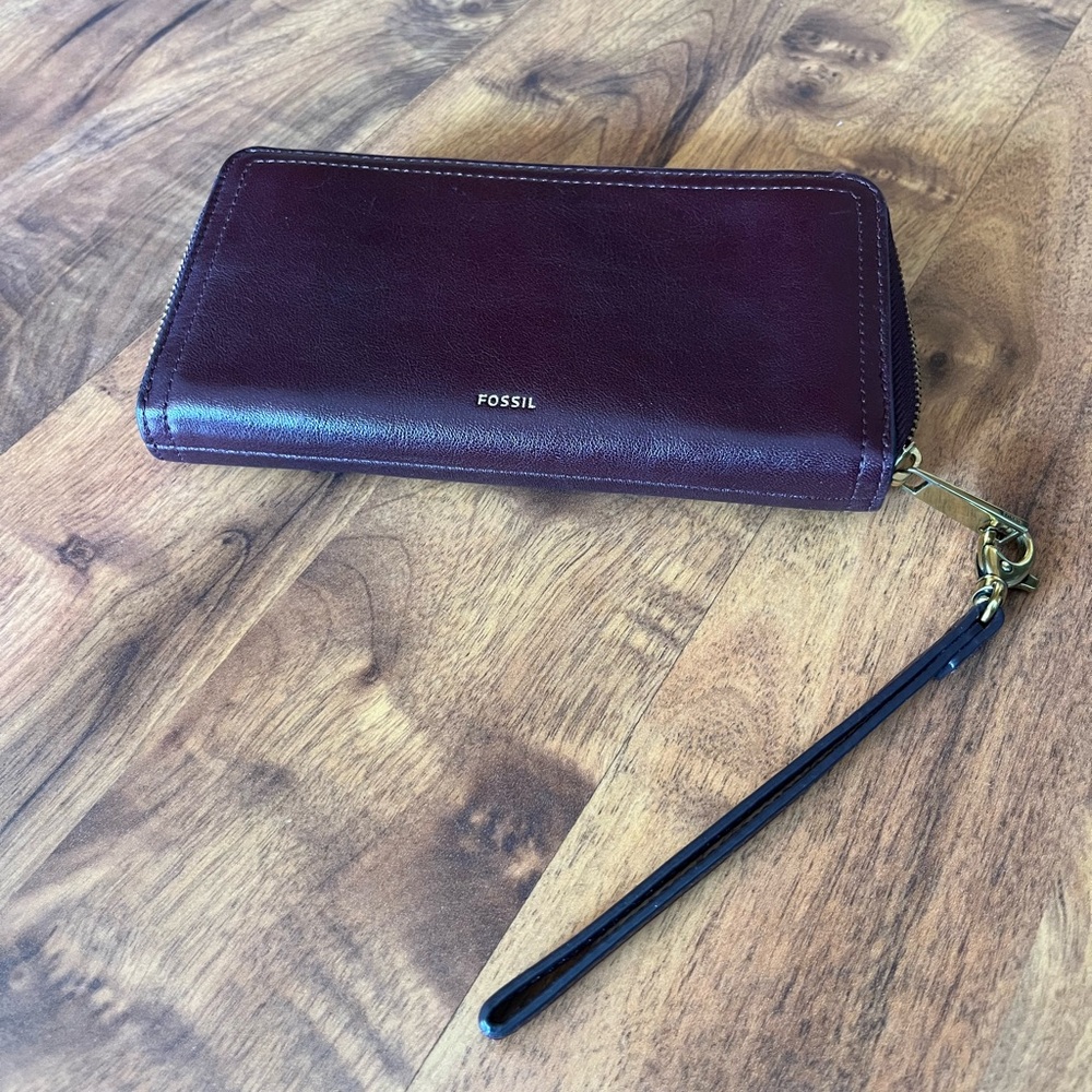 Fossil Dark Red Leather Wristlet